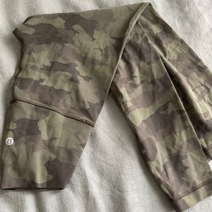 Lululemon Light Camo Align Pants 23 inch crop